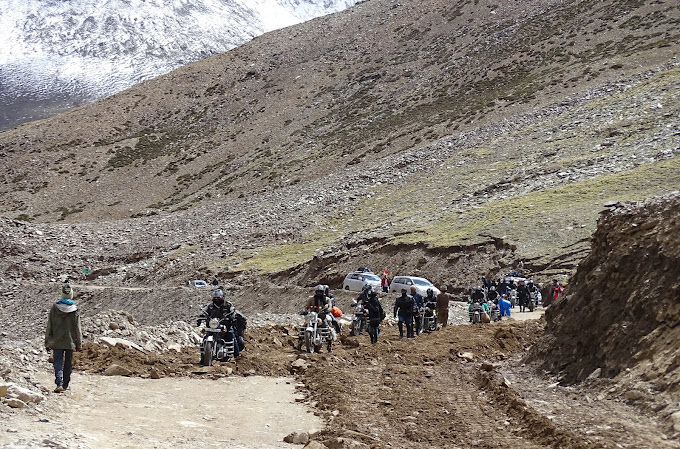 Safety First: Tips for a Secure SUV Expedition in Leh Ladakh - Crazy Riders
