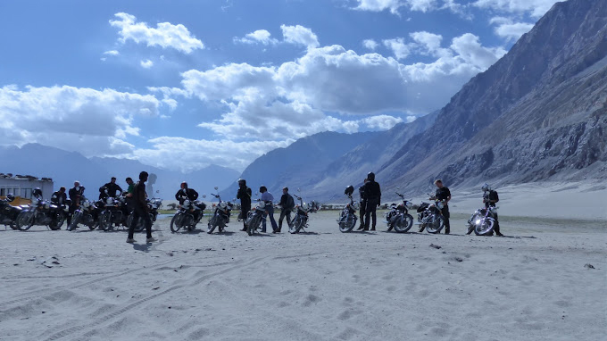 Leh Ladakh Siachen SUV Tour: Expedition to the Roof of the World - Crazy Riders