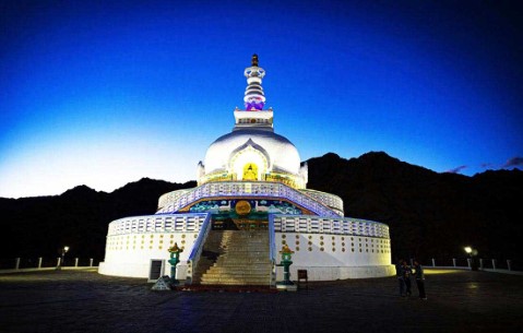 Leh Ladakh SUV Tour Packages - Crazy Riders Adventure Tours
